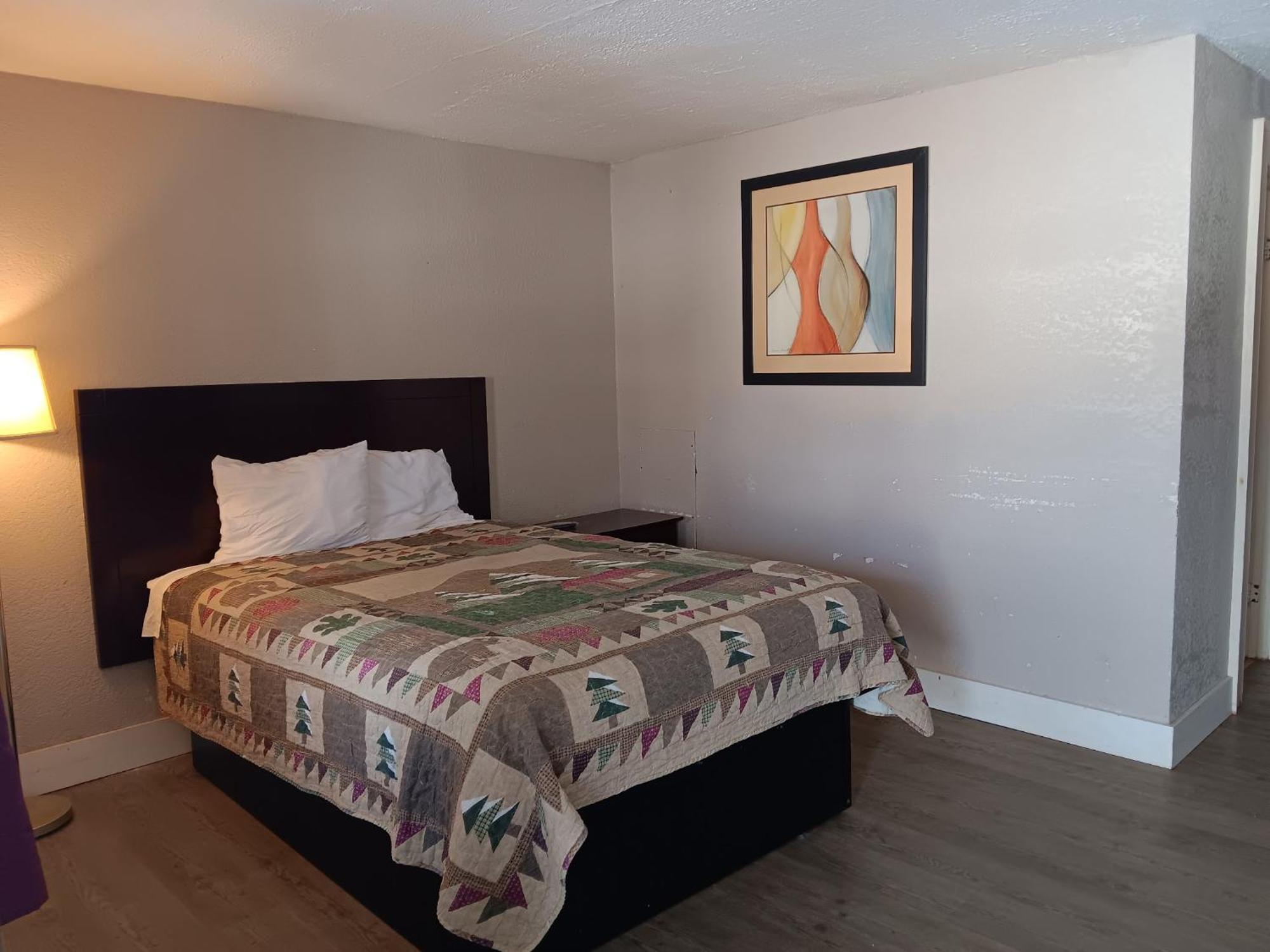 Oyo Sheldon'S Motel And Restaurant キーズビル  エクステリア 写真