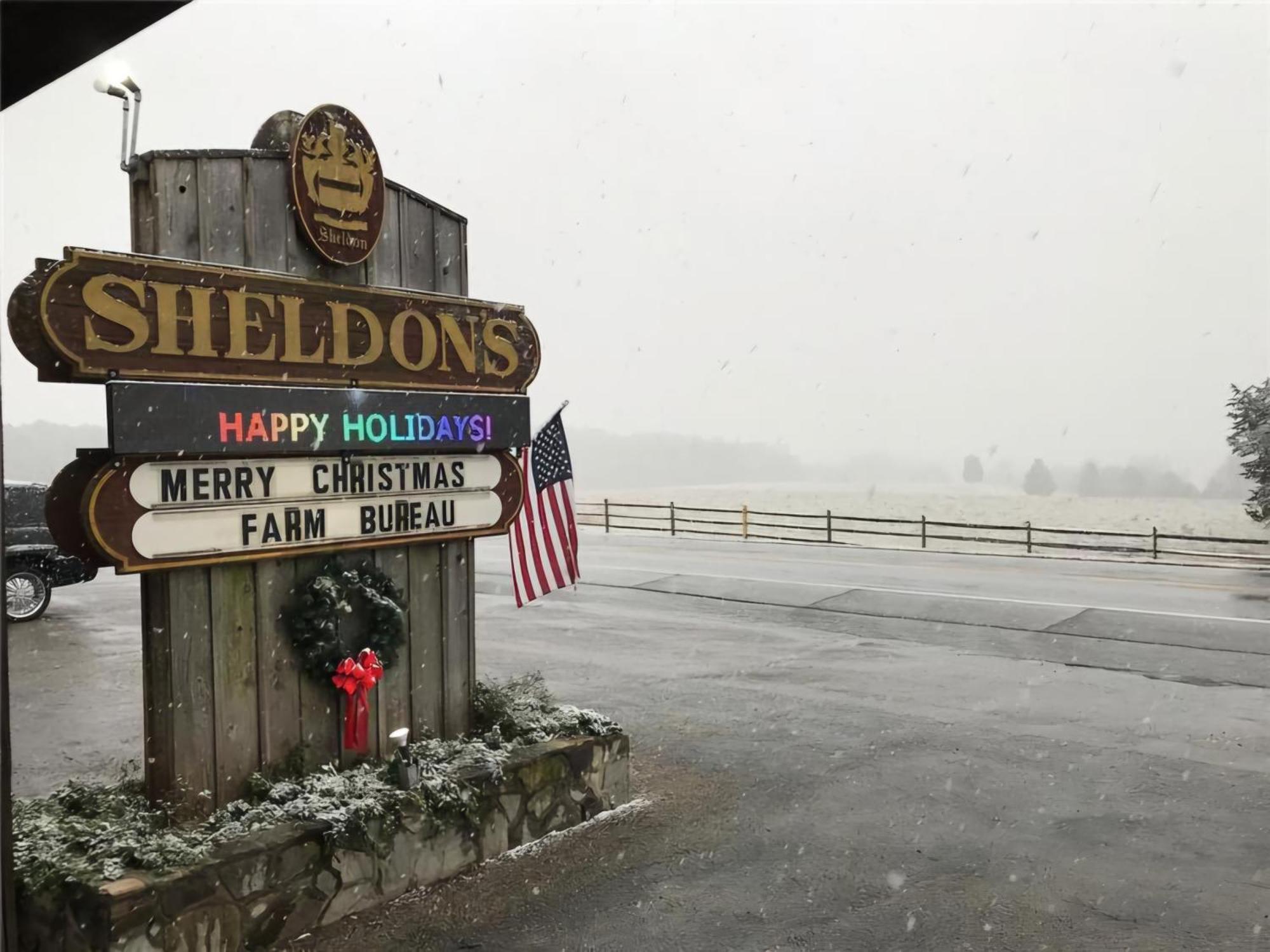 Oyo Sheldon'S Motel And Restaurant キーズビル  エクステリア 写真