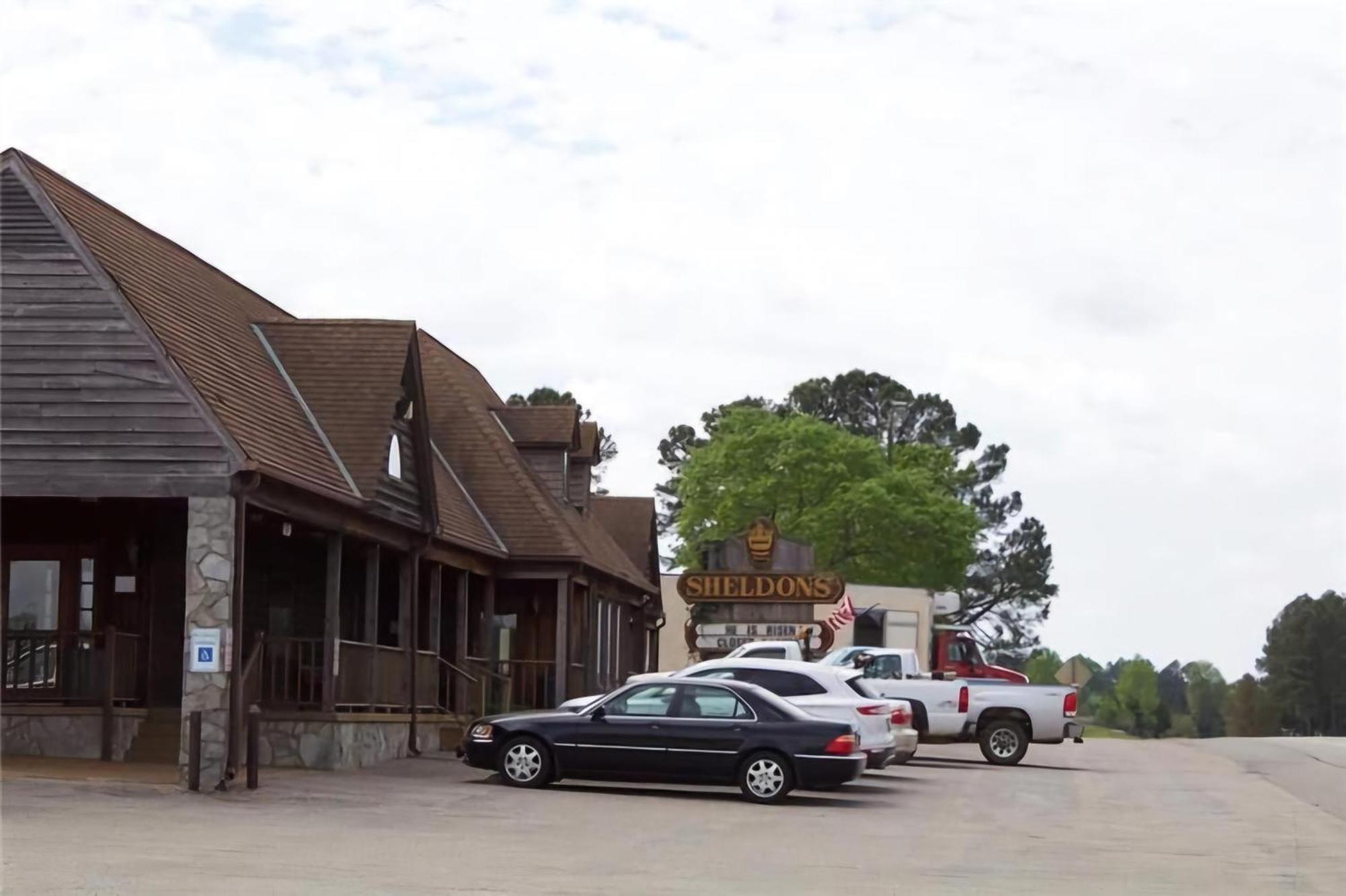 Oyo Sheldon'S Motel And Restaurant キーズビル  エクステリア 写真